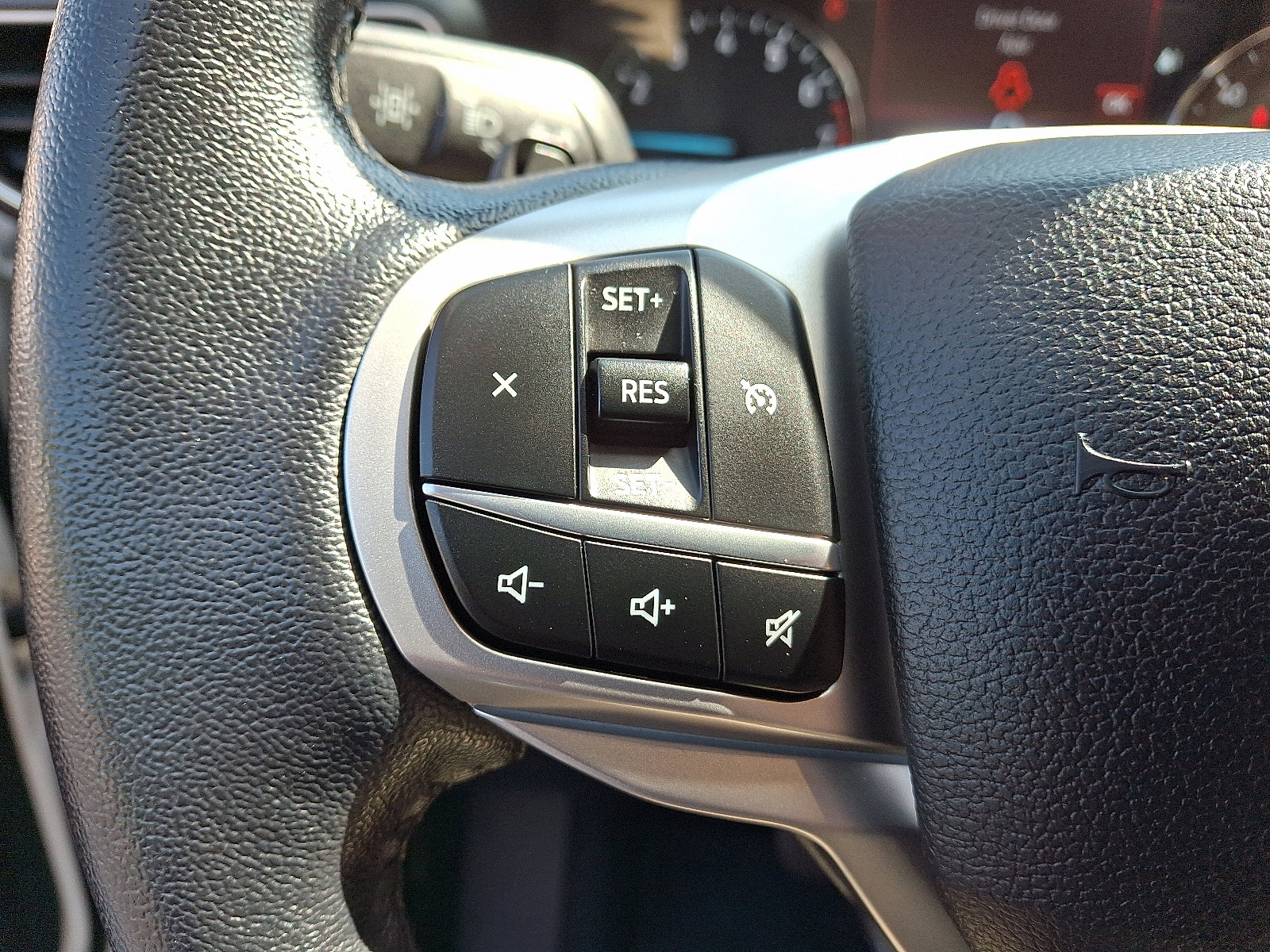 Used 2020 Ford Explorer XLT w/ Equipment Group 202A image 22