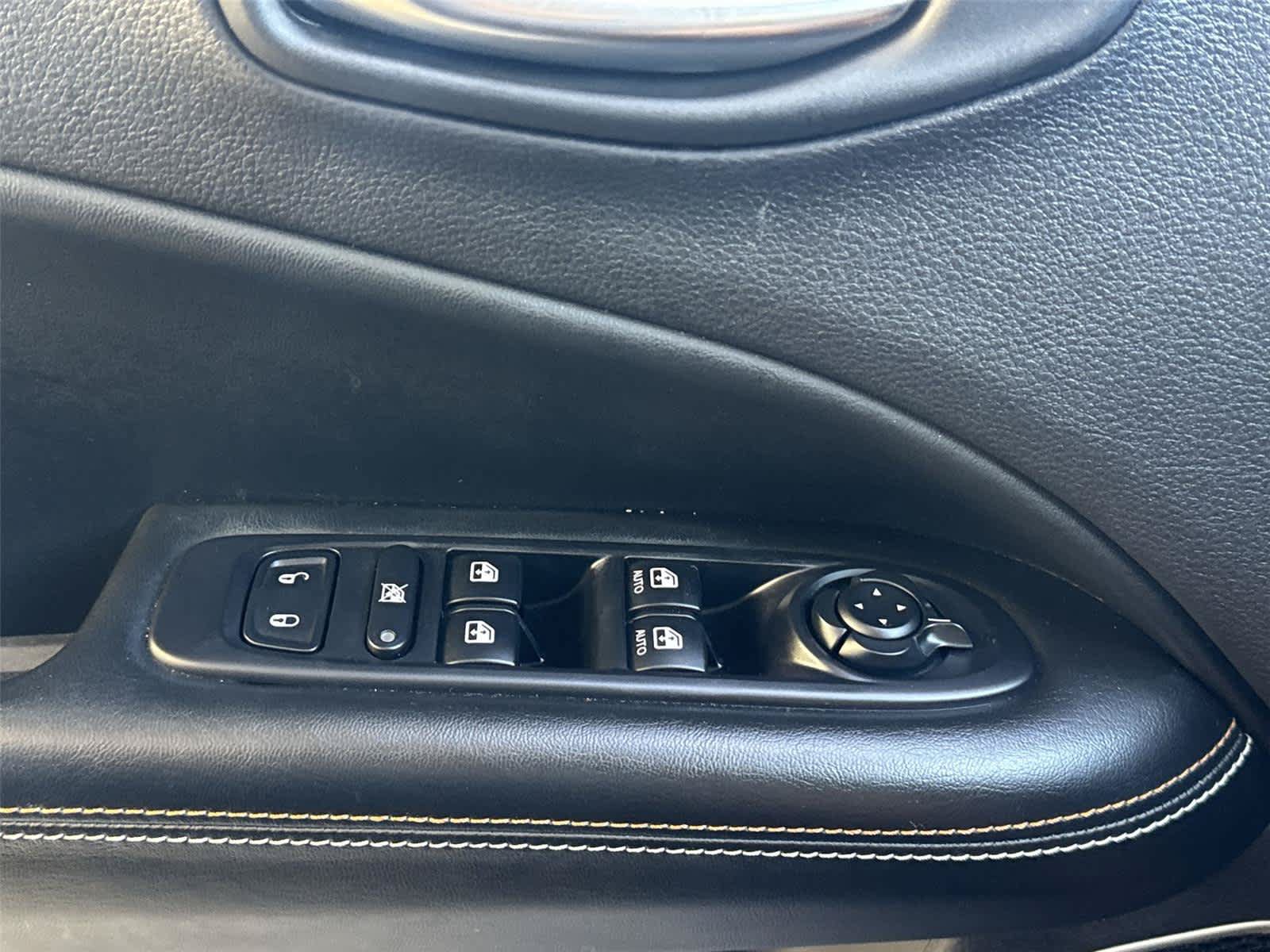 Used 2019 Jeep Compass Latitude w/ Cold Weather Group AWD/4WD image 21