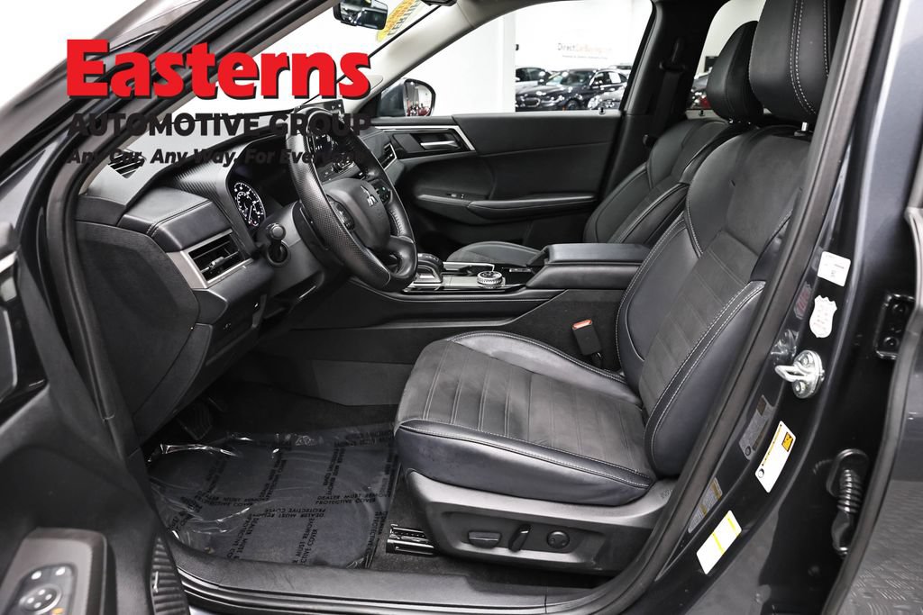 Used 2025 Mitsubishi Outlander SE AWD/4WD image 16