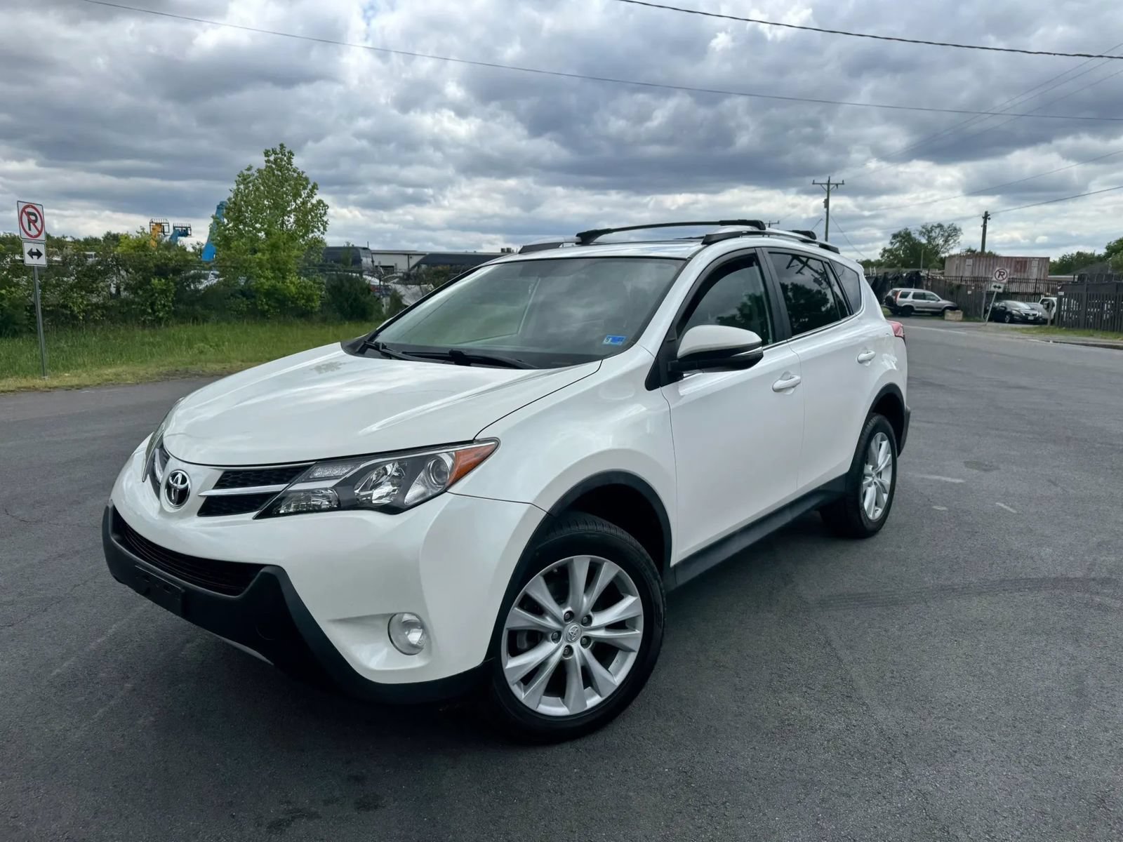 Used 2013 Toyota RAV4 Limited AWD/4WD image 3