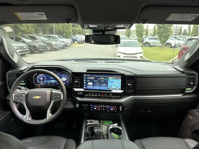 Used 2025 Chevrolet Silverado 1500 LTZ w/ LTZ Convenience Package II AWD/4WD image 19
