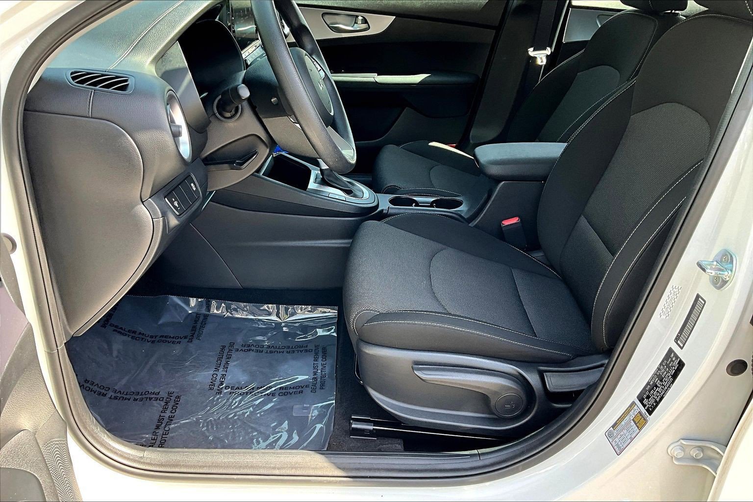 Used 2022 Kia Forte LXS FWD image 21