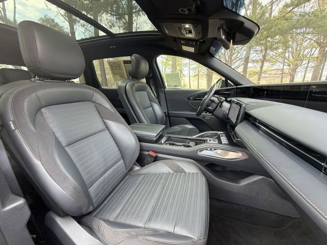 Used 2024 Lincoln Nautilus Reserve w/ Equipment Group 202A image 27