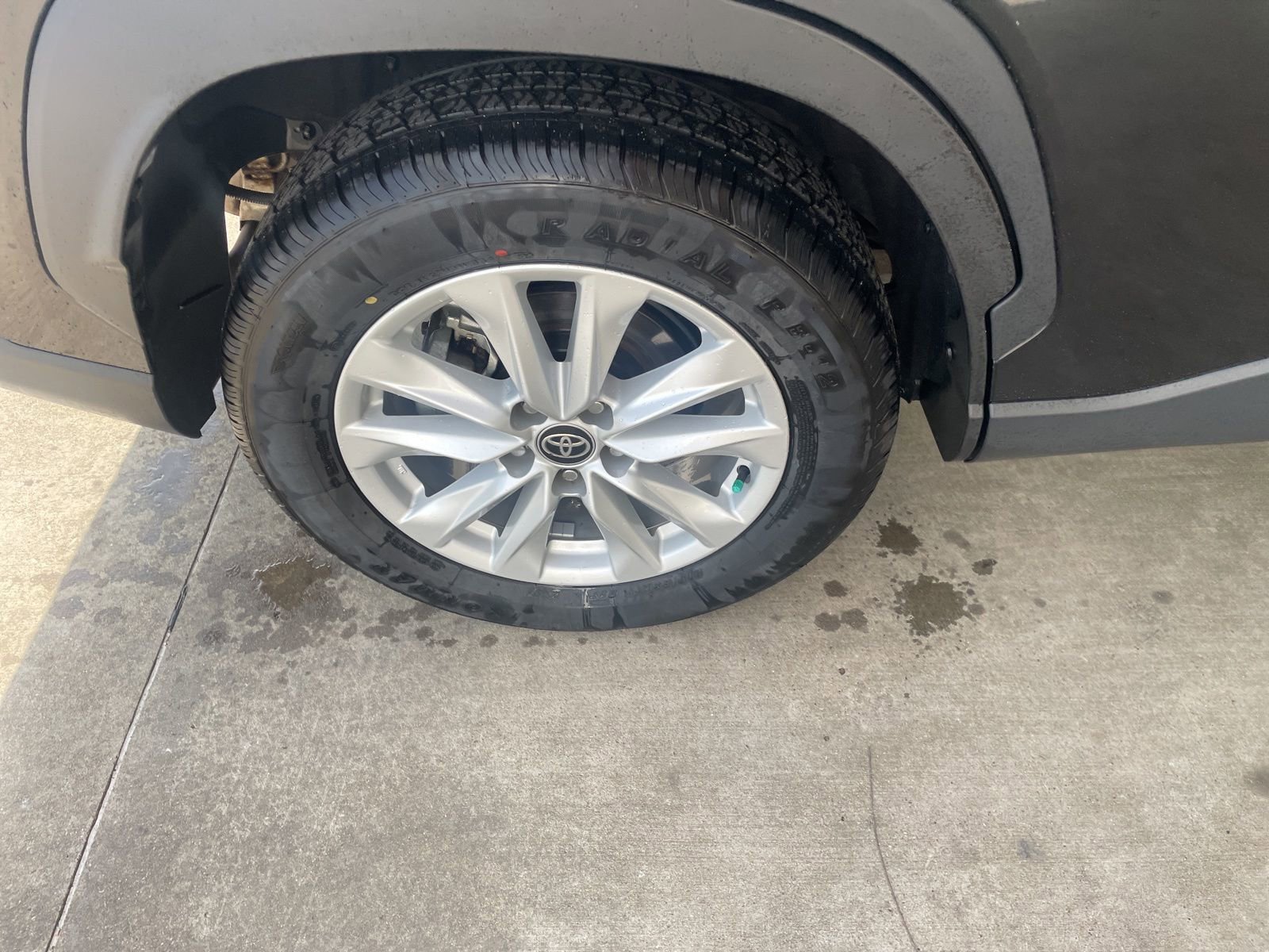 Used 2024 Toyota Corolla Cross LE image 7