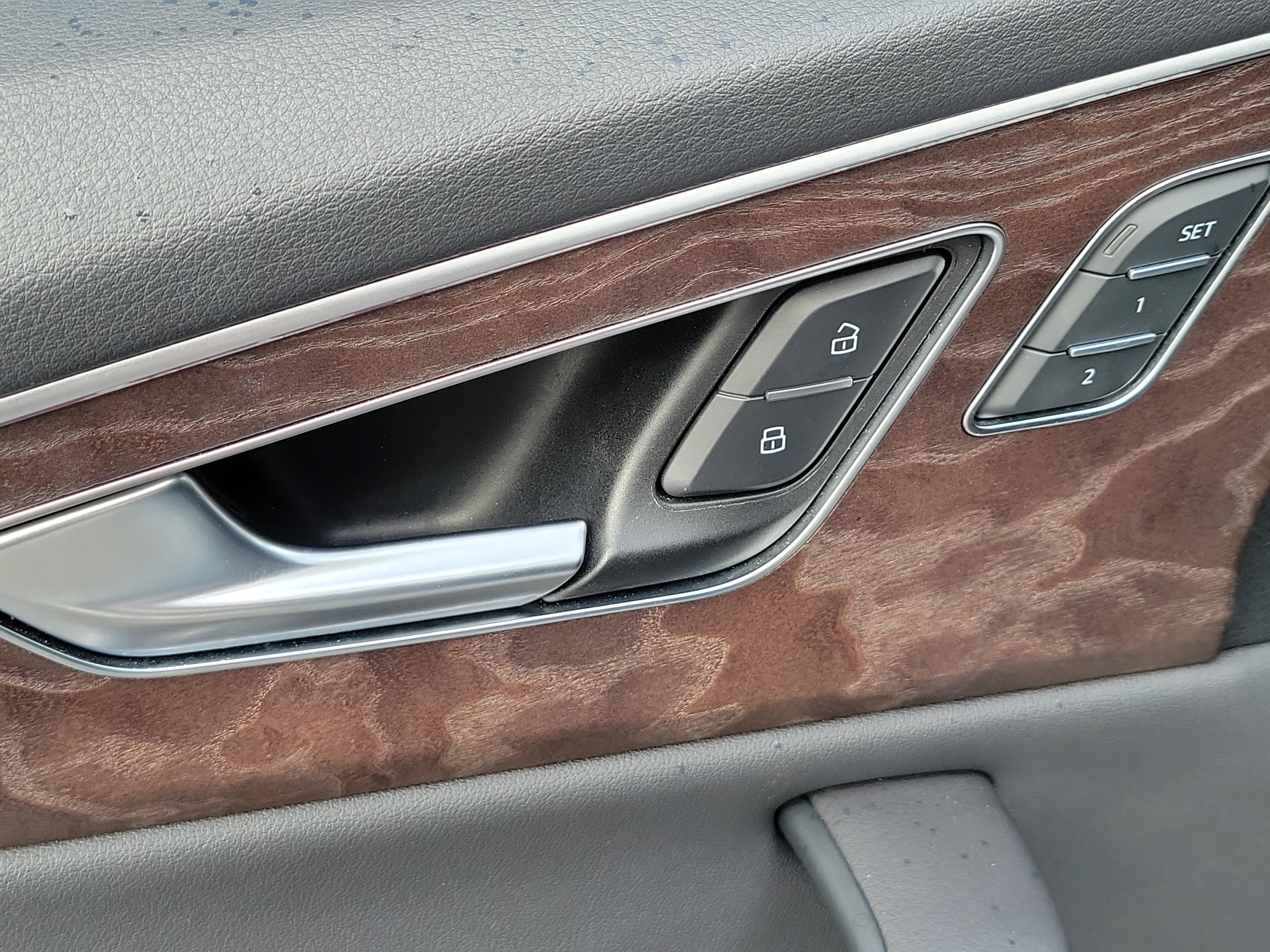 Used 2020 Audi Q8 Premium Plus w/ Premium Plus Package image 18