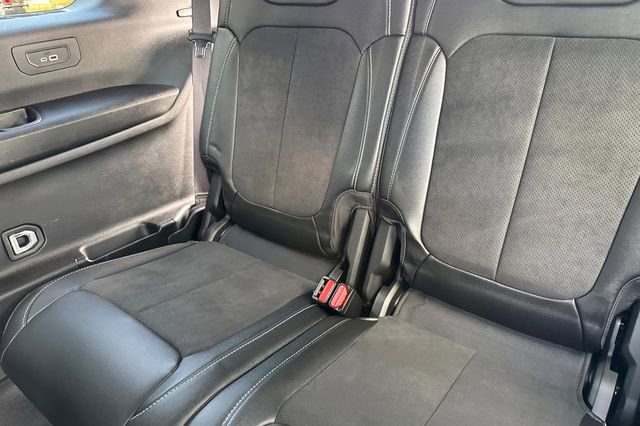 Used 2024 Jeep Grand Cherokee L Altitude AWD/4WD image 18