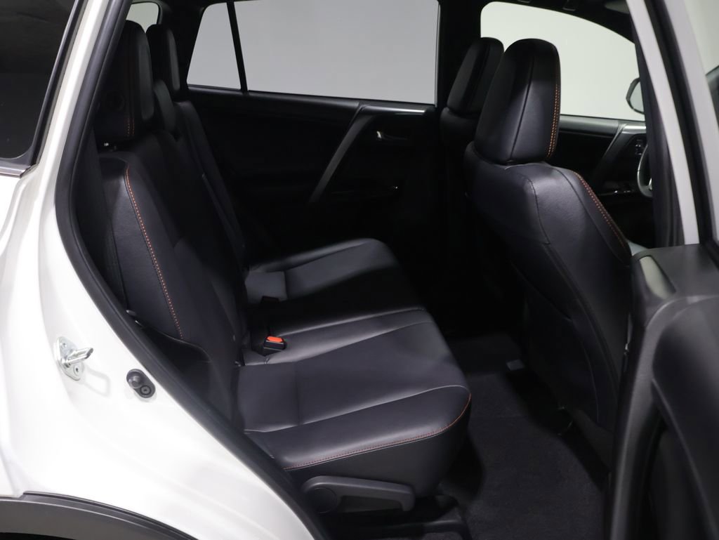 Used 2018 Toyota RAV4 SE w/ Power Extra Value Package image 18