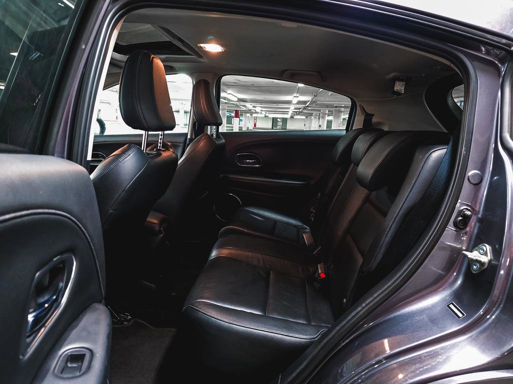 Used 2019 Honda HR-V Touring image 20