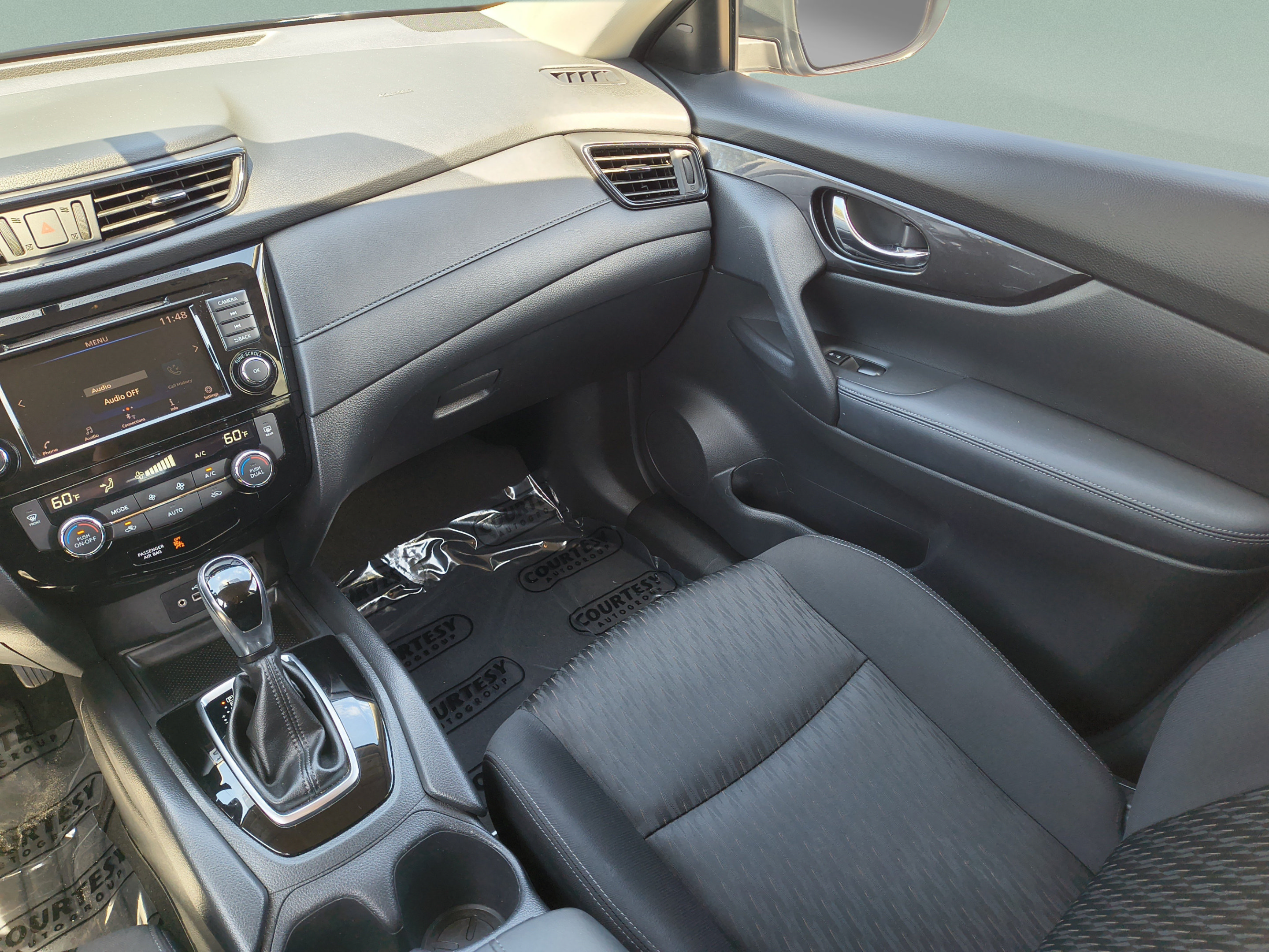 Used 2018 Nissan Rogue SV FWD image 16