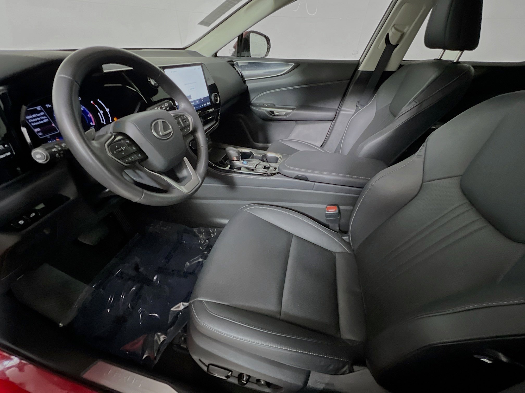 Used 2025 Lexus NX 250 FWD w/ Towing Package (2000 Lbs) image 15