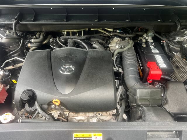 Used 2021 Toyota Highlander XLE AWD/4WD image 33