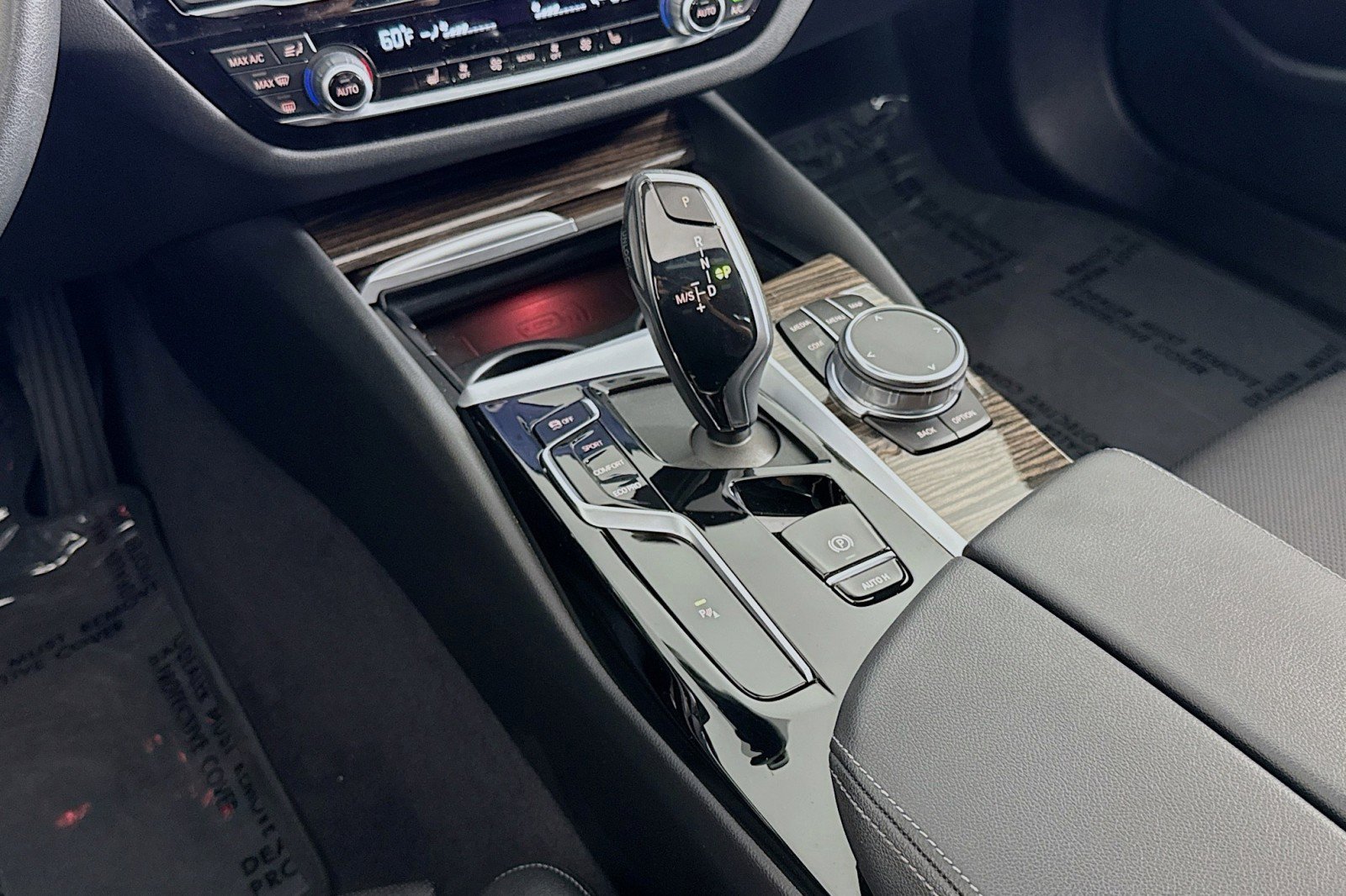 Used 2023 BMW 530i w/ Convenience Package RWD image 5