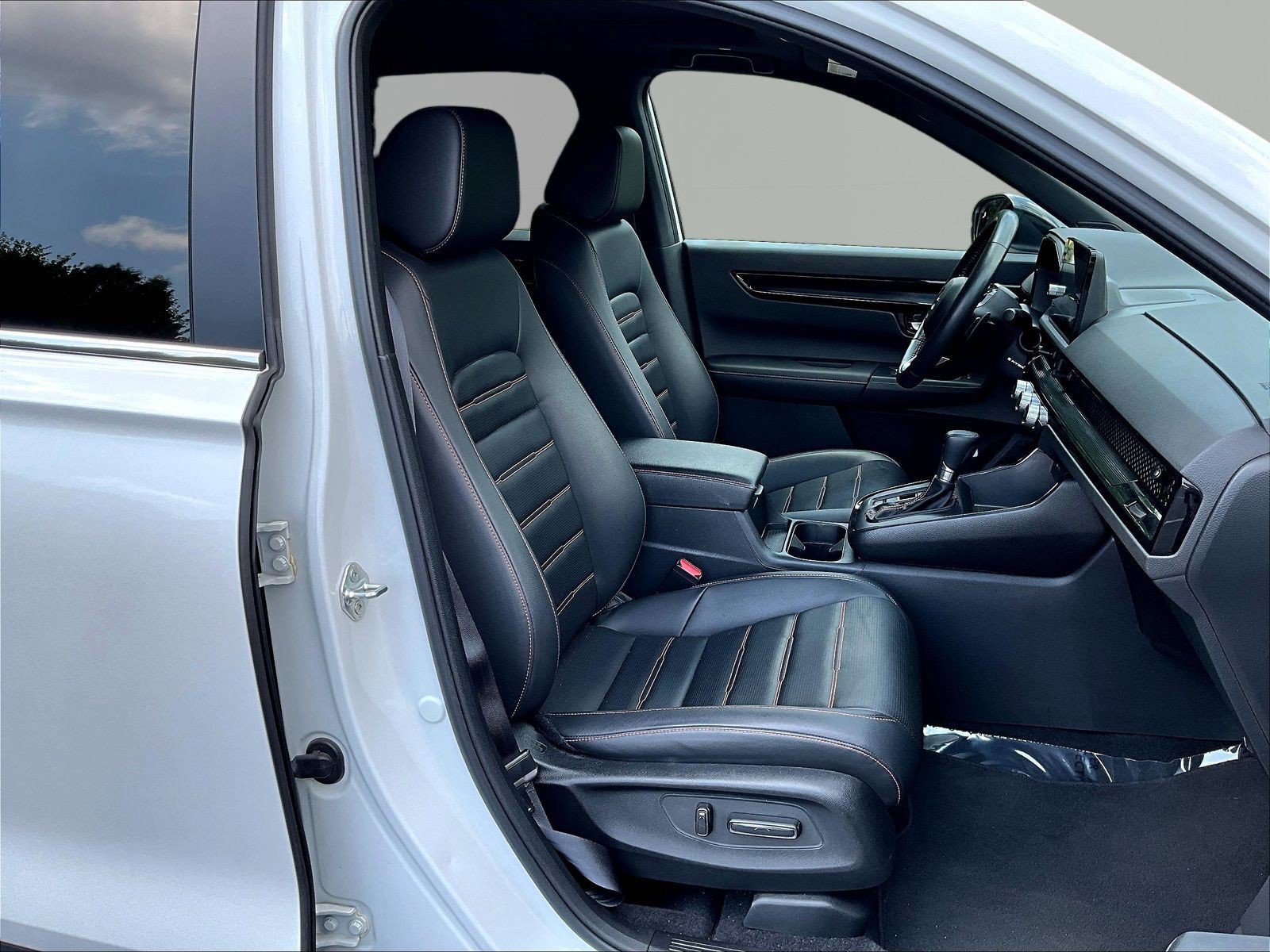 Used 2024 Honda CR-V Sport Touring image 29