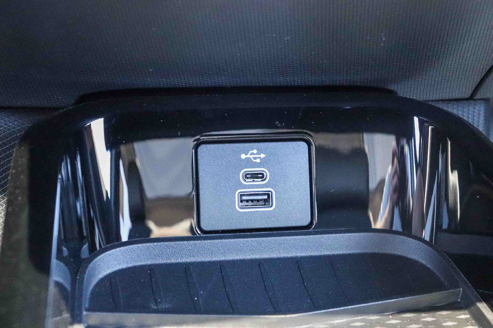New 2026 Ford Mustang Mach-E Premium RWD image 25