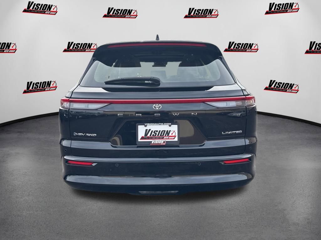 Used 2025 Toyota Crown Signia w/ Advanced Technology Package AWD/4WD image 4