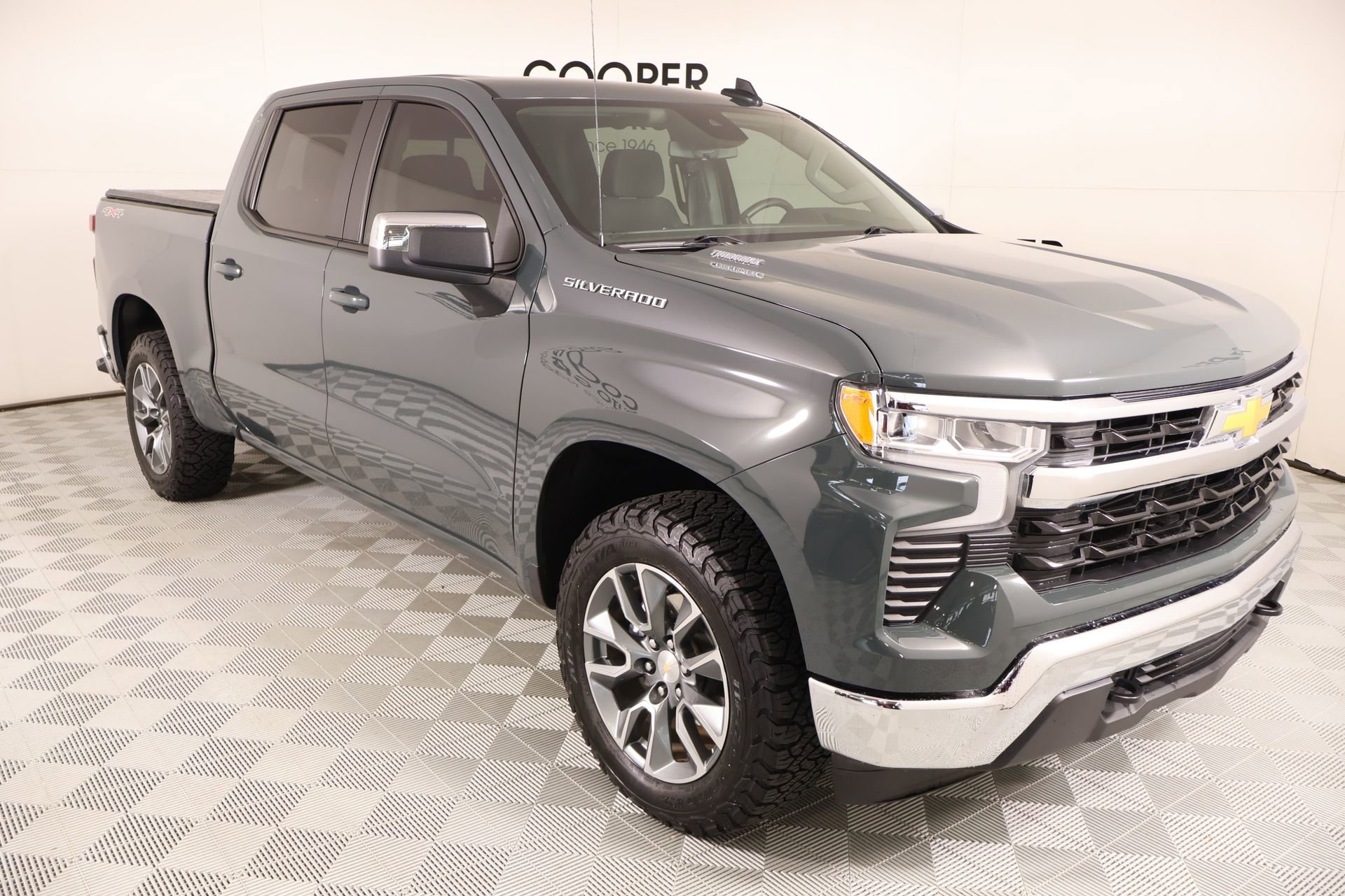 Used 2025 Chevrolet Silverado 1500 LT w/ Protection Package AWD/4WD image 1