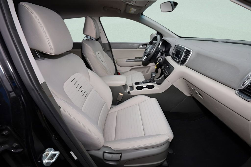 Used 2018 Kia Sportage LX image 12