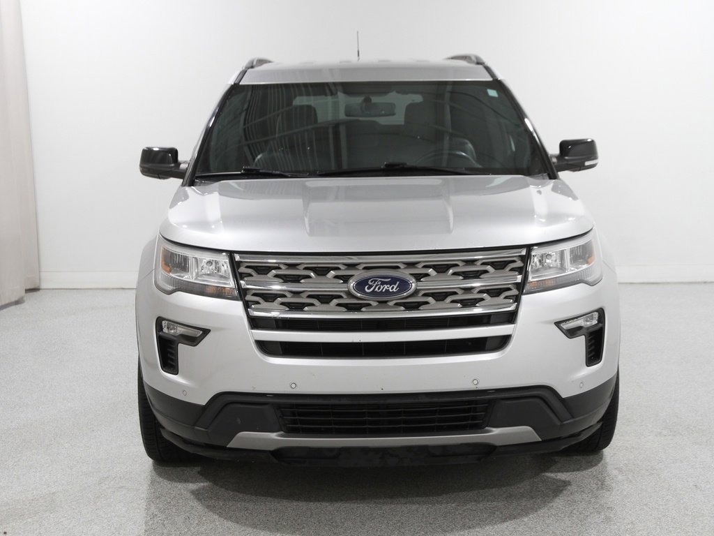 Used 2018 Ford Explorer XLT w/ Equipment Group 202A image 2