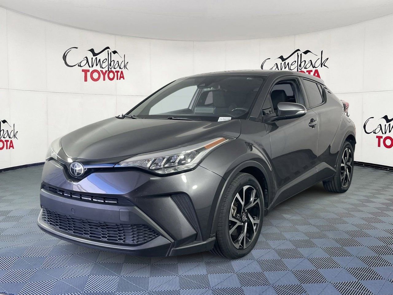 Used 2021 Toyota C-HR XLE FWD image 4