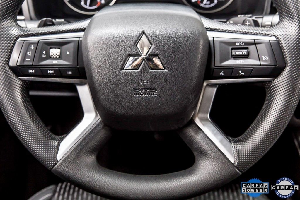 Used 2024 Mitsubishi Outlander ES image 23