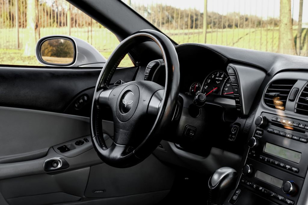 Used 2006 Chevrolet Corvette Coupe w/ Preferred Equipment Group image 17