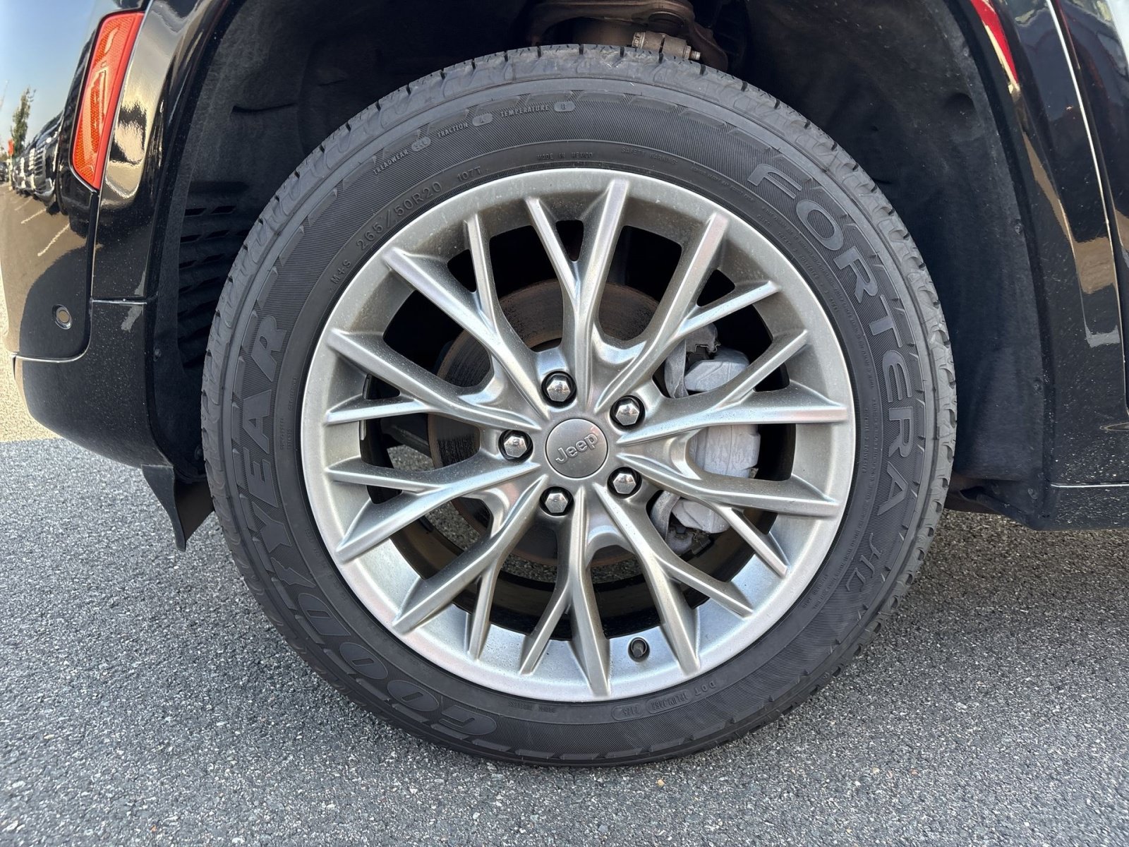 Used 2022 Jeep Grand Cherokee Summit AWD/4WD image 12