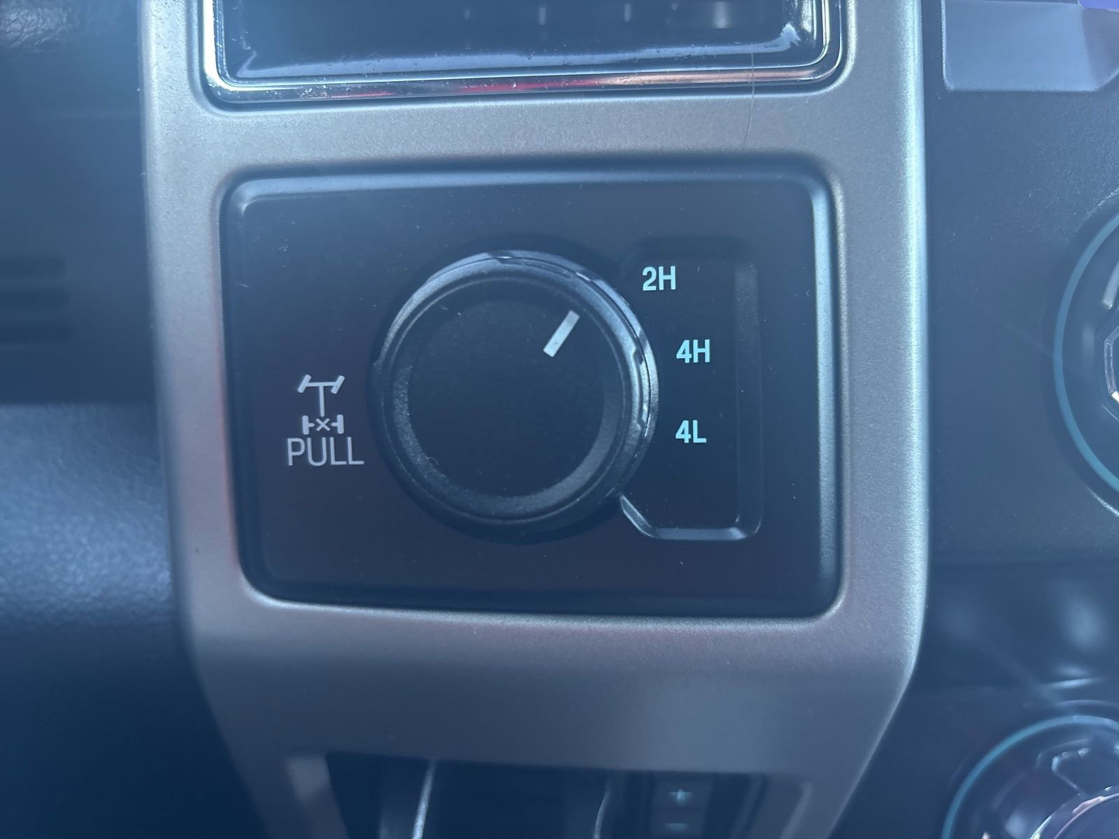 Used 2020 Ford F250 Lariat w/ Chrome Package image 23