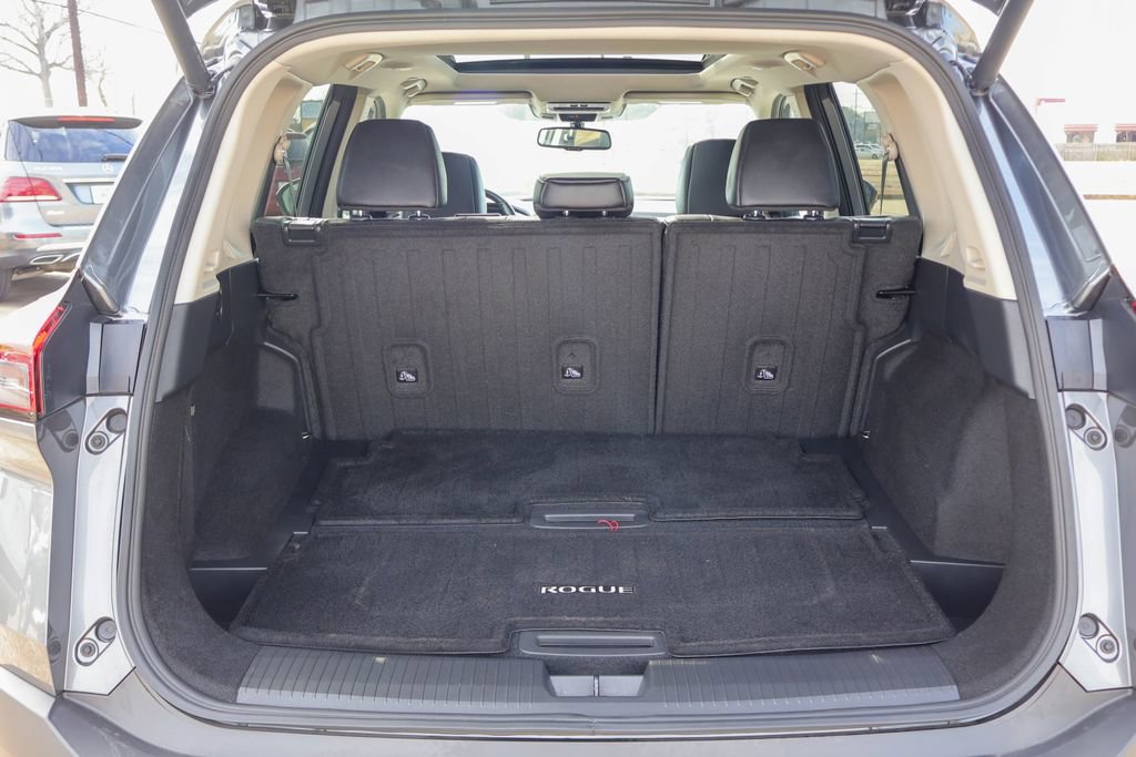 Used 2023 Nissan Rogue SL image 25