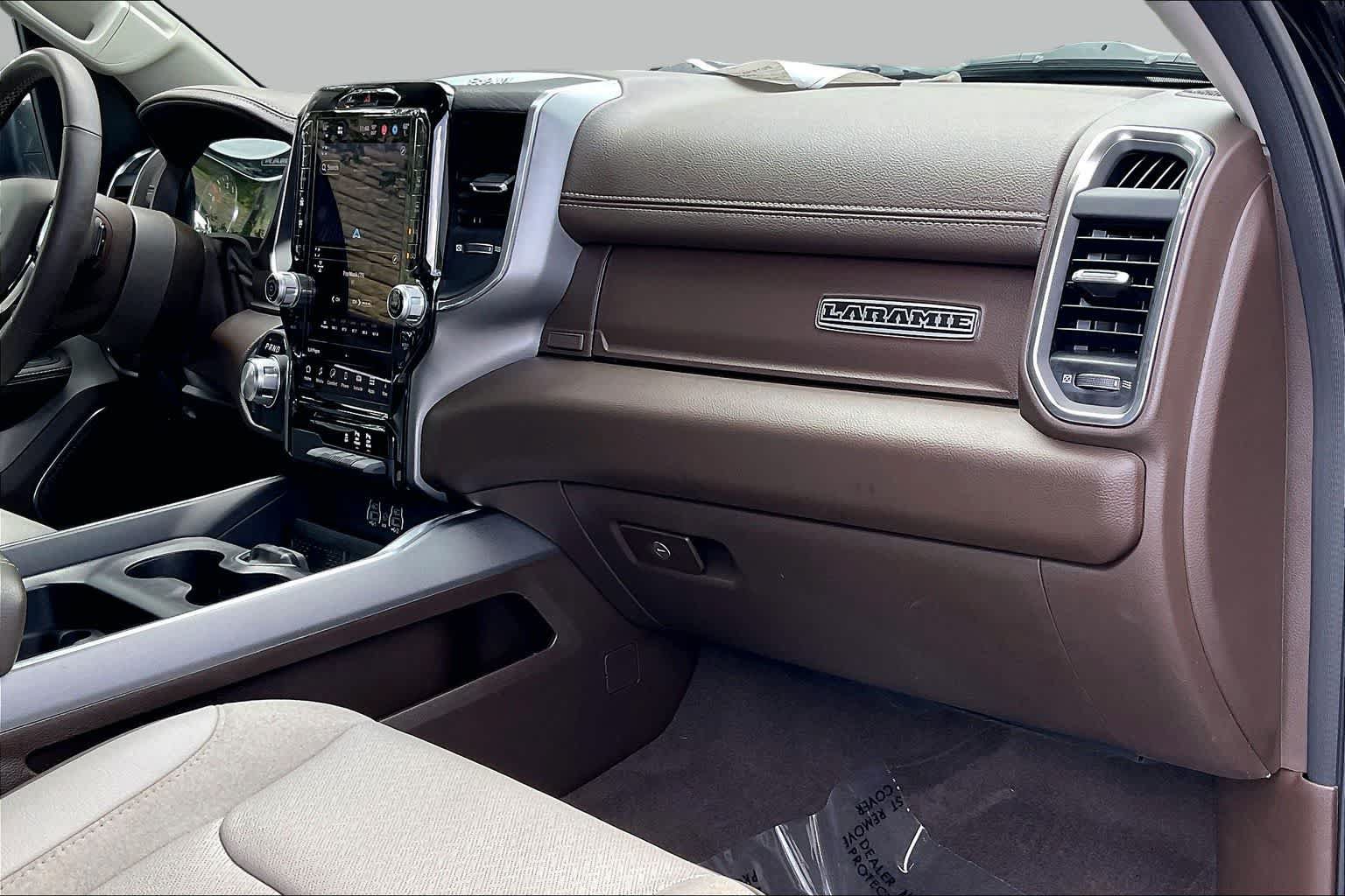 Used 2025 RAM 1500 Laramie AWD/4WD image 30