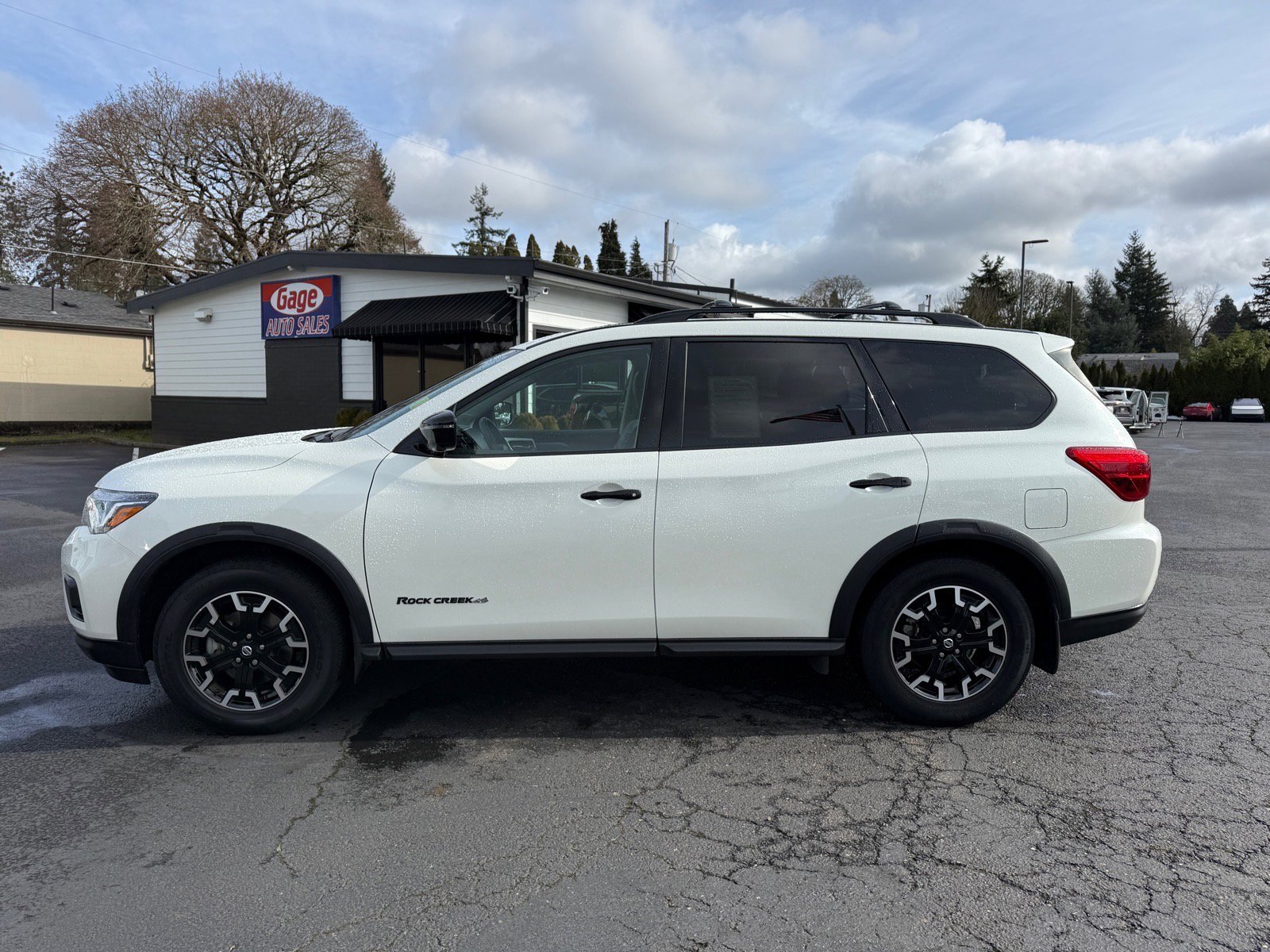 Used 2019 Nissan Pathfinder SL AWD/4WD image 5