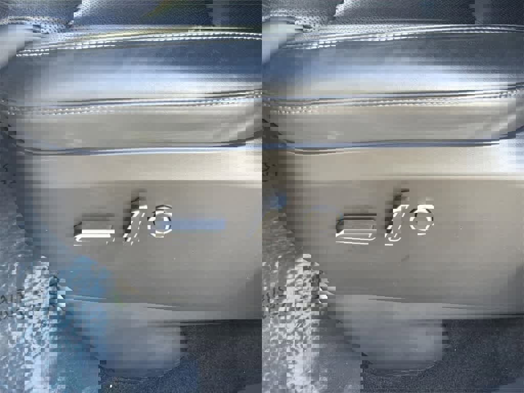 Used 2022 Tesla Model X Plaid image 27