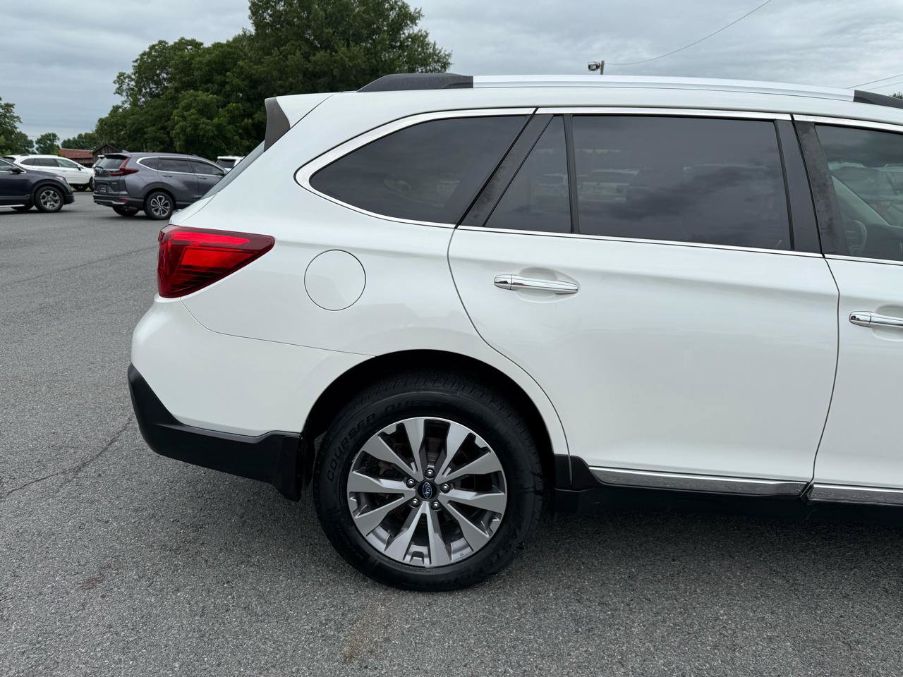 Used 2019 Subaru Outback 3.6R Touring AWD/4WD image 42