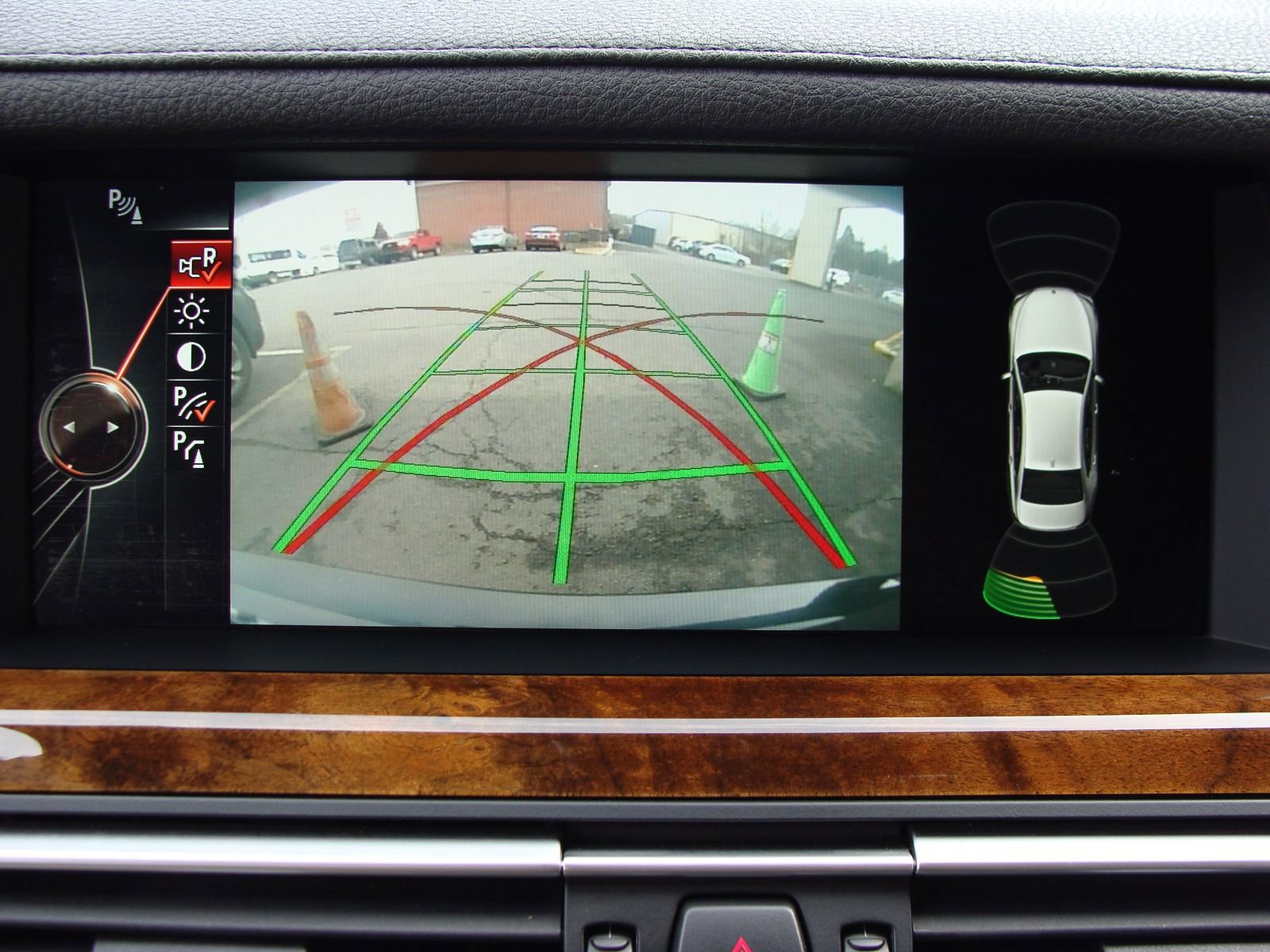 Used 2015 BMW 740Li image 21