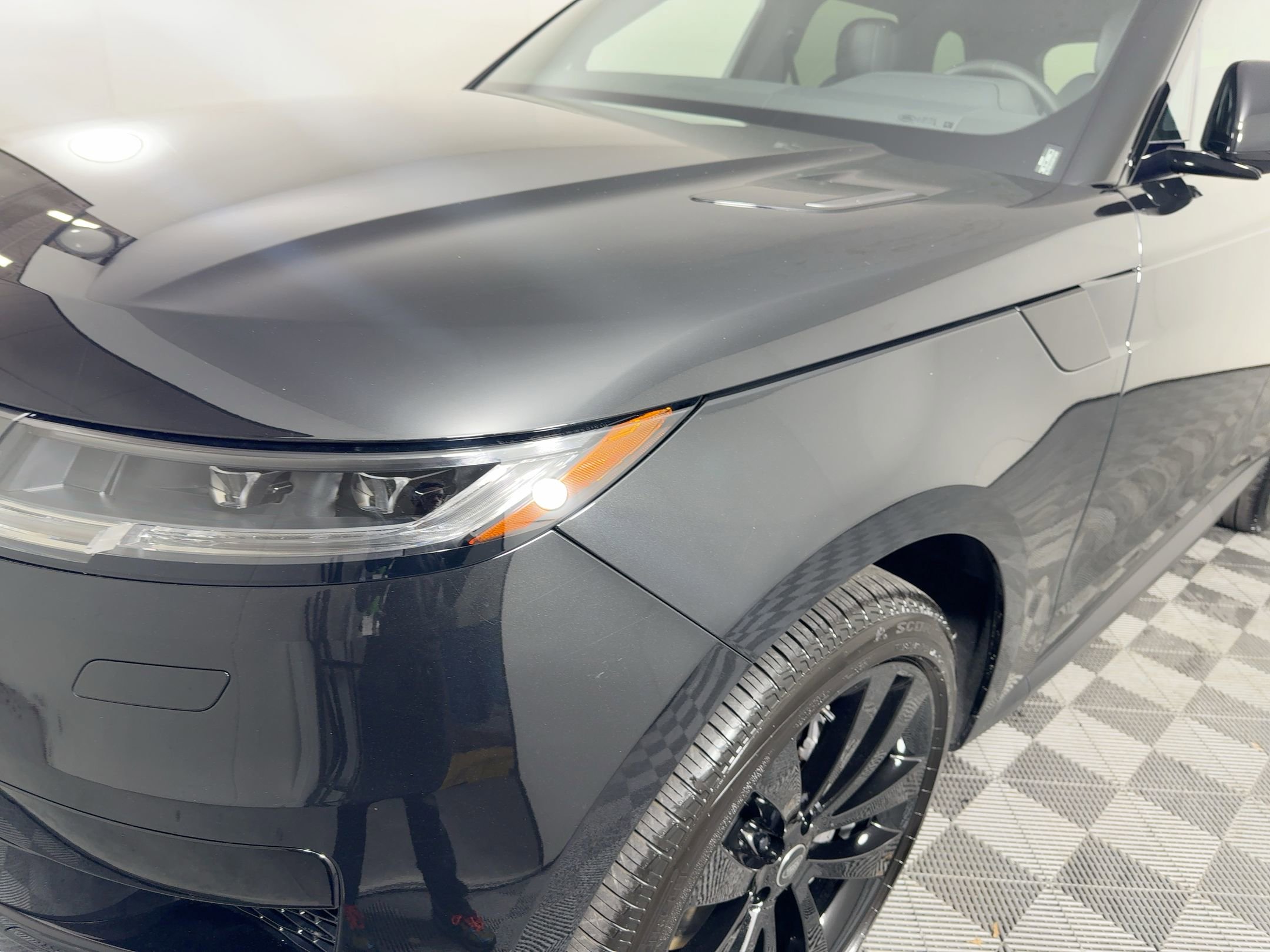 New 2025 Land Rover Range Rover Sport SE image 11