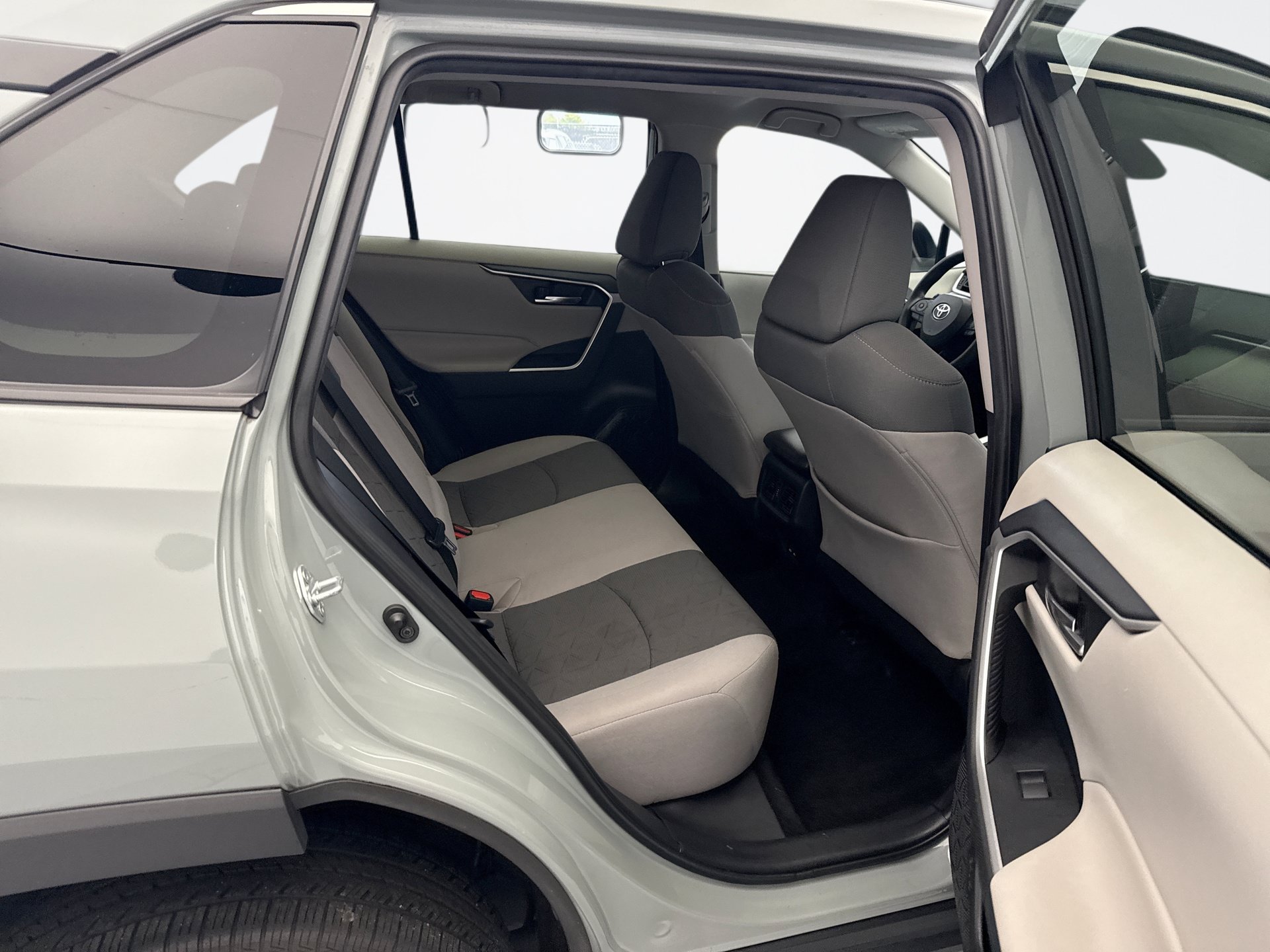 Used 2021 Toyota RAV4 XLE AWD/4WD image 20
