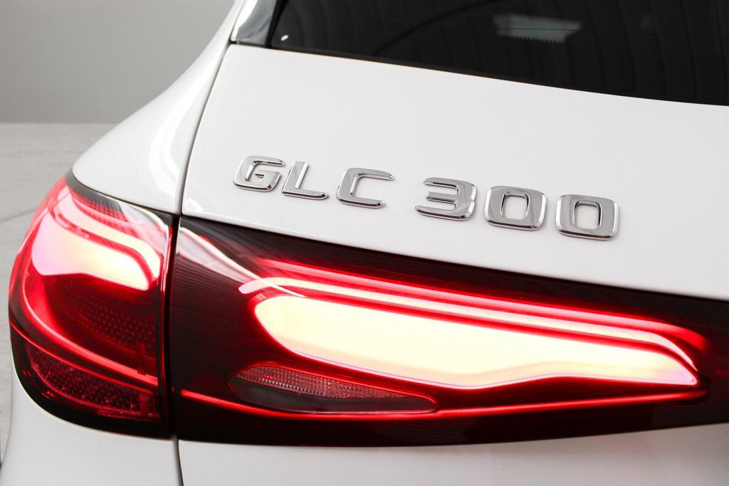 Used 2024 Mercedes-Benz GLC 300 image 31