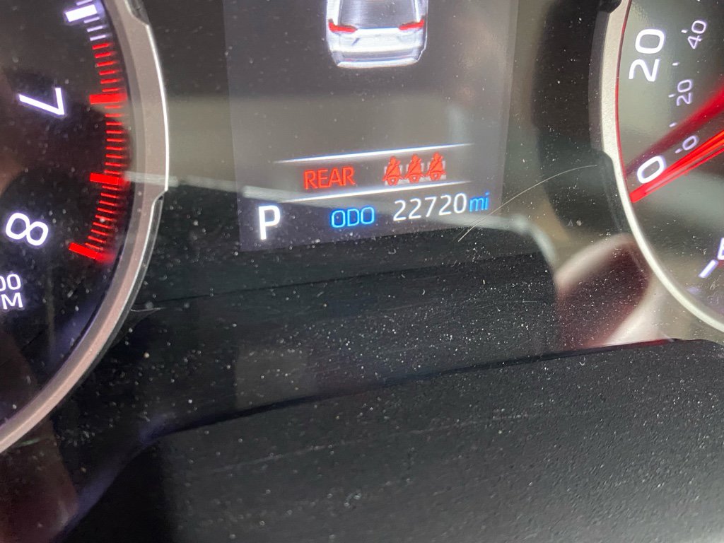 Used 2022 Toyota RAV4 XLE Premium image 4