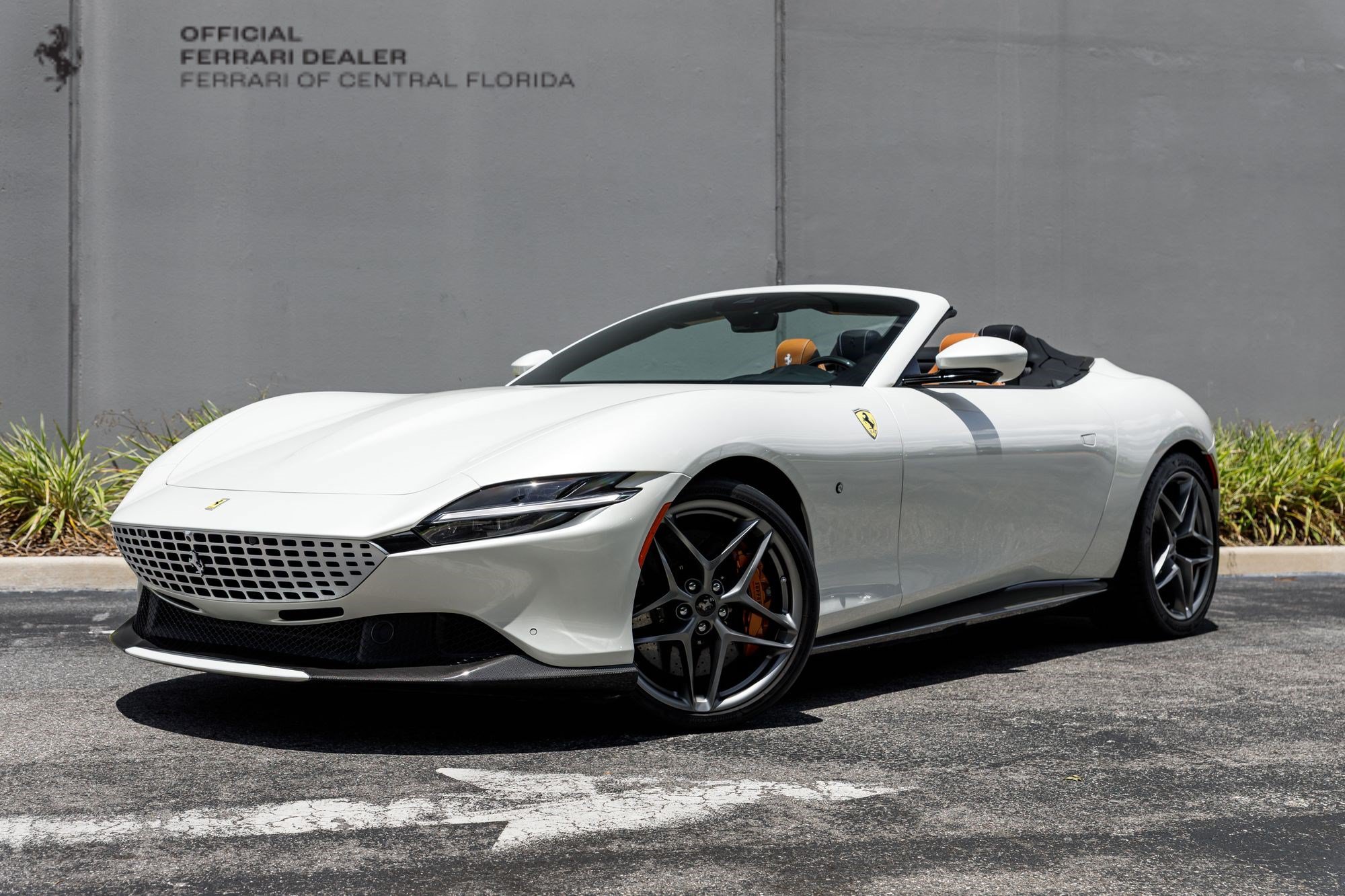 Used 2024 Ferrari Roma Spider RWD image 1