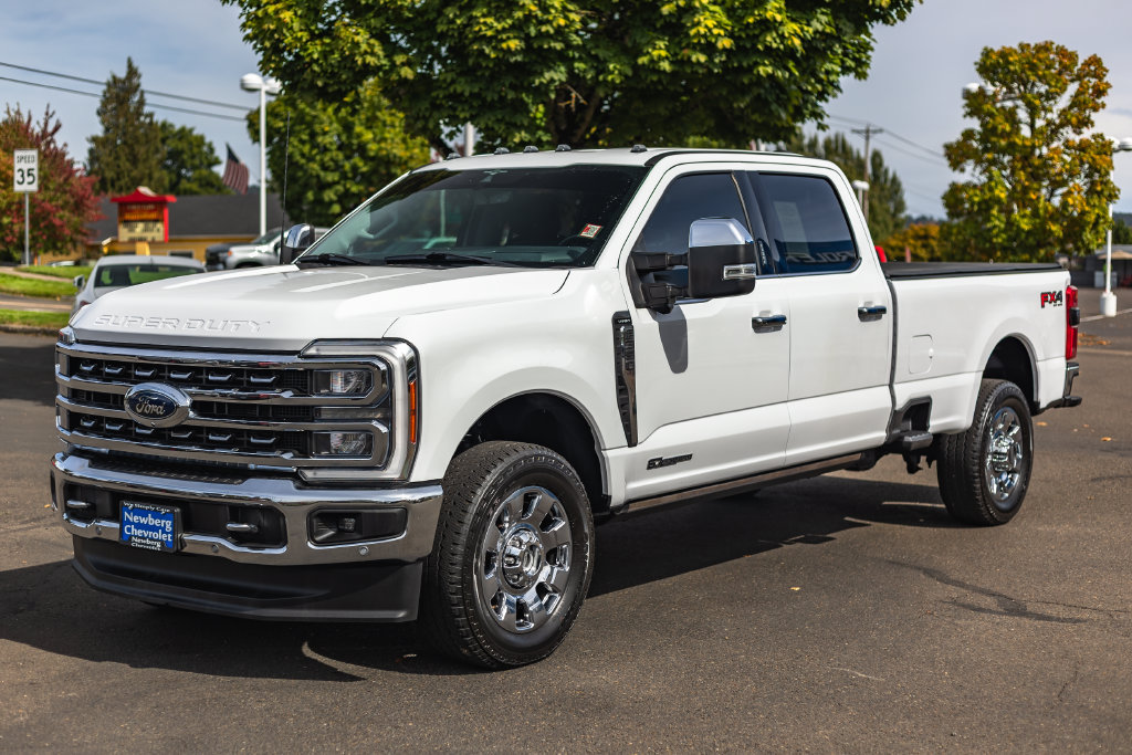 Used 2023 Ford F350 Lariat w/ Lariat Ultimate Package AWD/4WD image 5