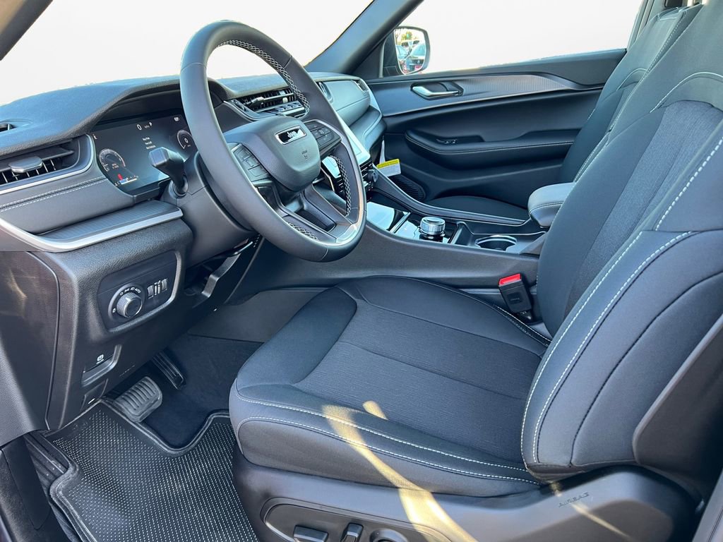 New 2026 Jeep Grand Cherokee Laredo RWD image 19