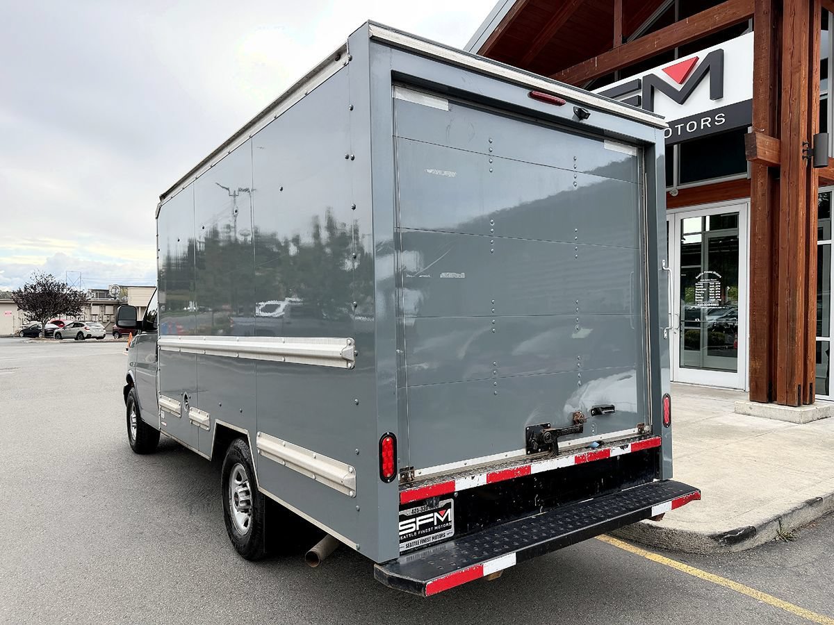 Used 2019 GMC Savana 3500 w/ Driver Convenience Package RWD image 16