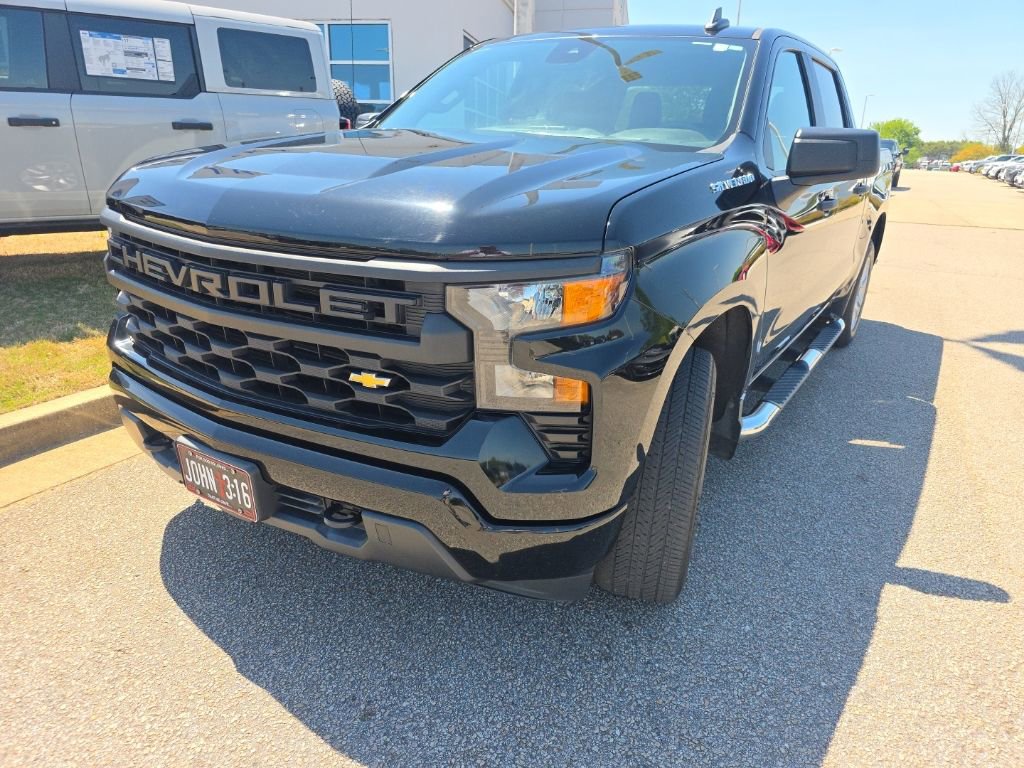 Used 2022 Chevrolet Silverado 1500 Custom image 3