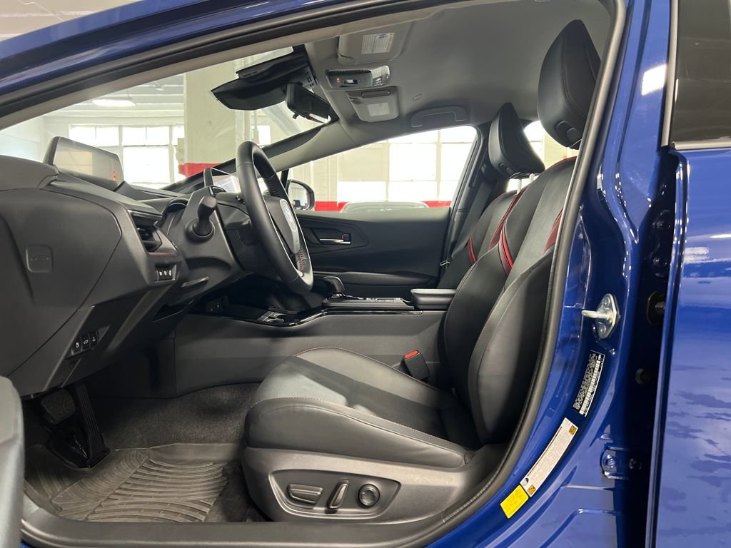 Used 2025 Toyota Prius XSE Premium image 13