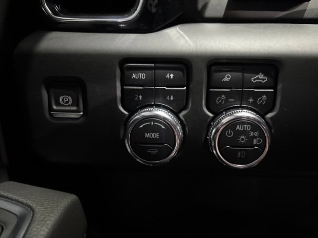 Used 2024 GMC Sierra 1500 Denali AWD/4WD image 16