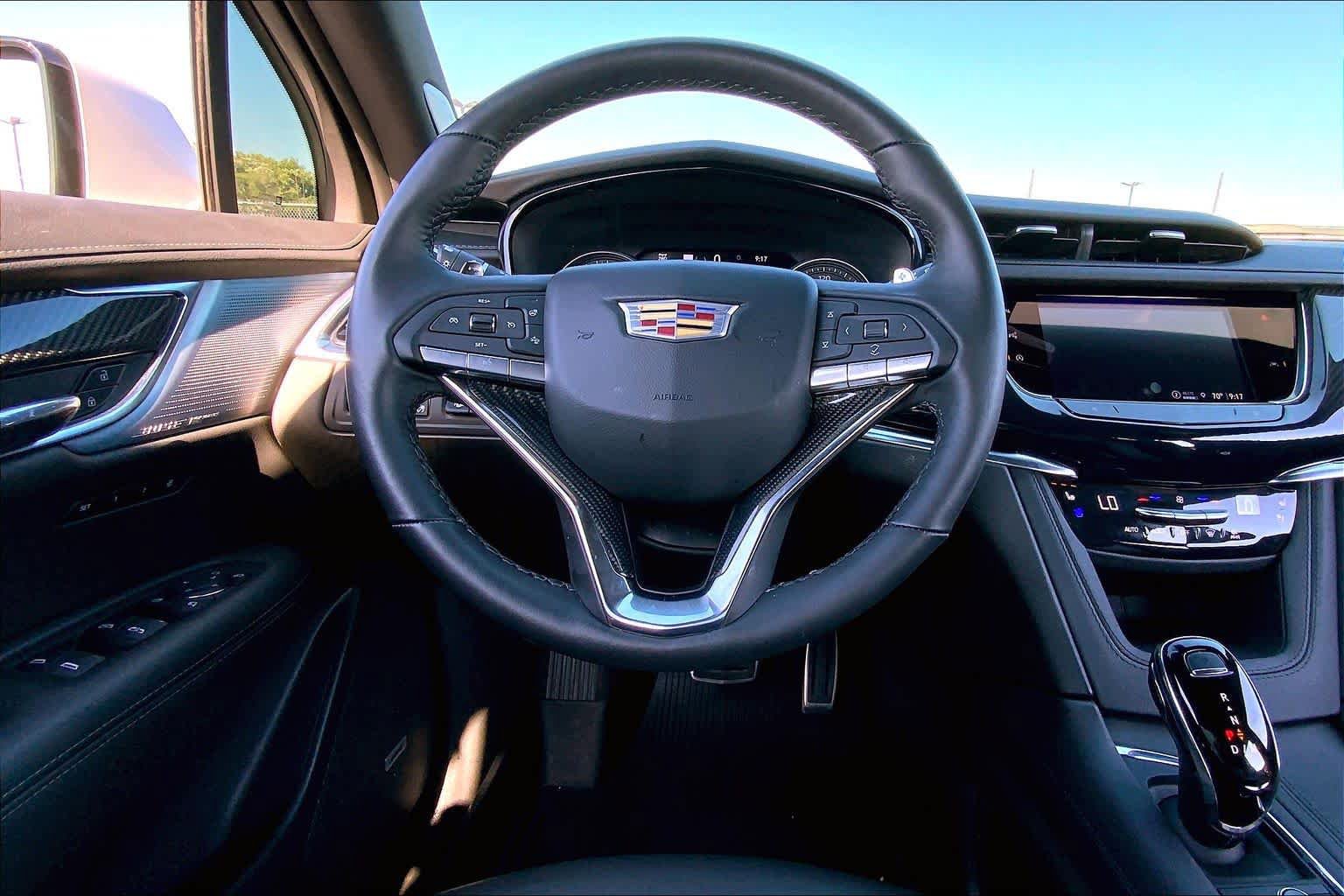 Used 2025 Cadillac XT6 Sport w/ Technology Package AWD/4WD image 6