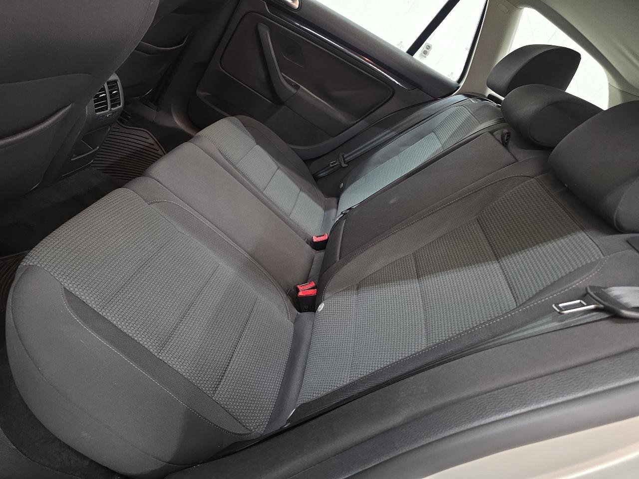 Used 2012 Volkswagen Jetta SE image 27