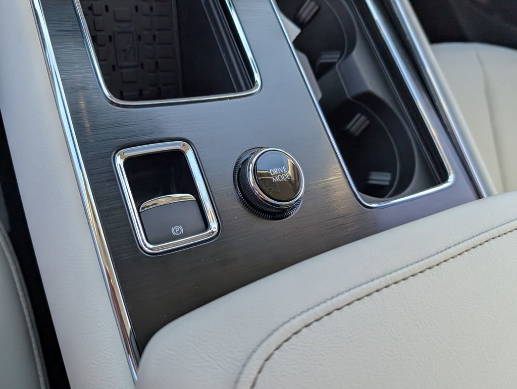 New 2026 Lincoln Aviator 2WD image 21