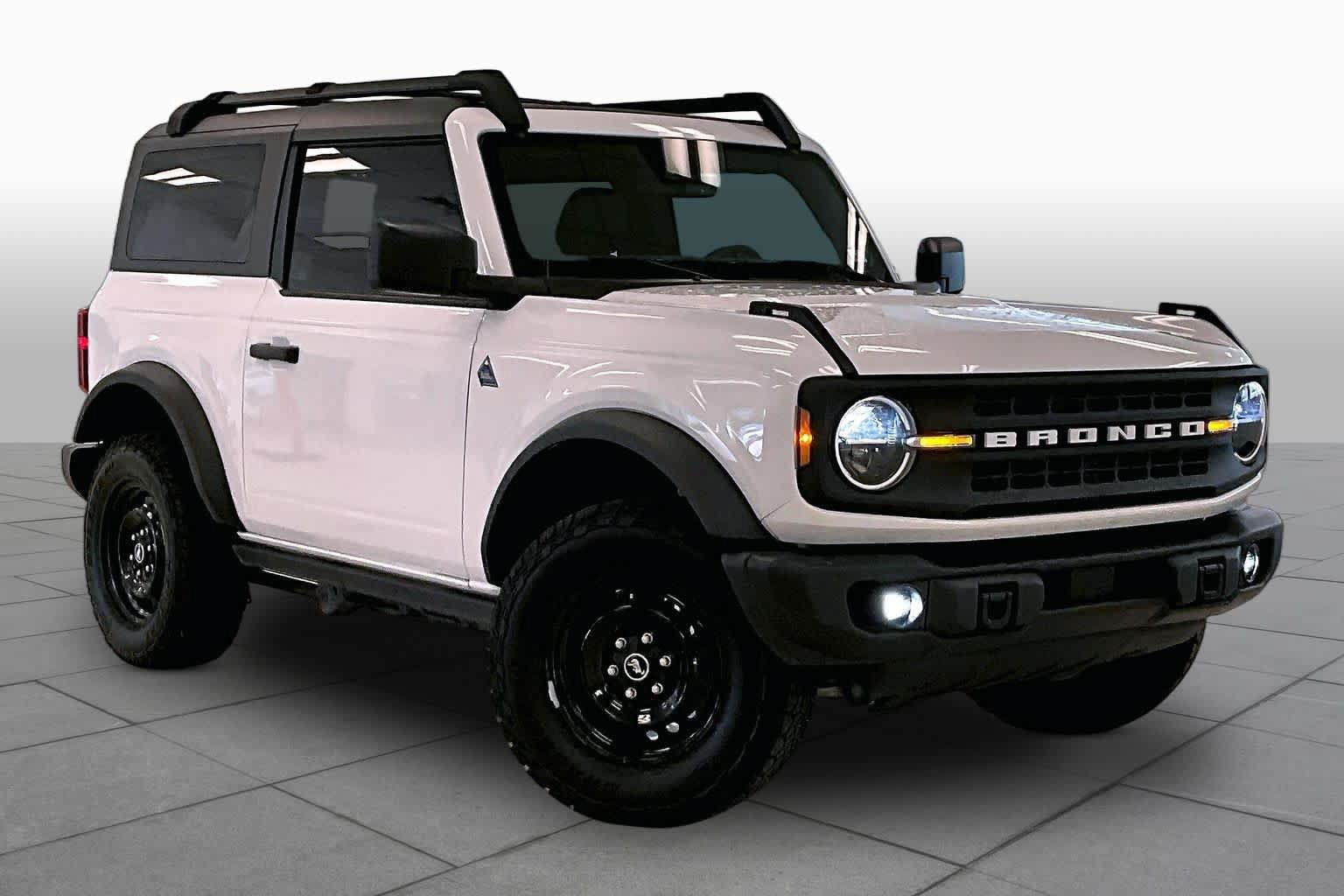 Used 2023 Ford Bronco Black Diamond AWD/4WD image 2