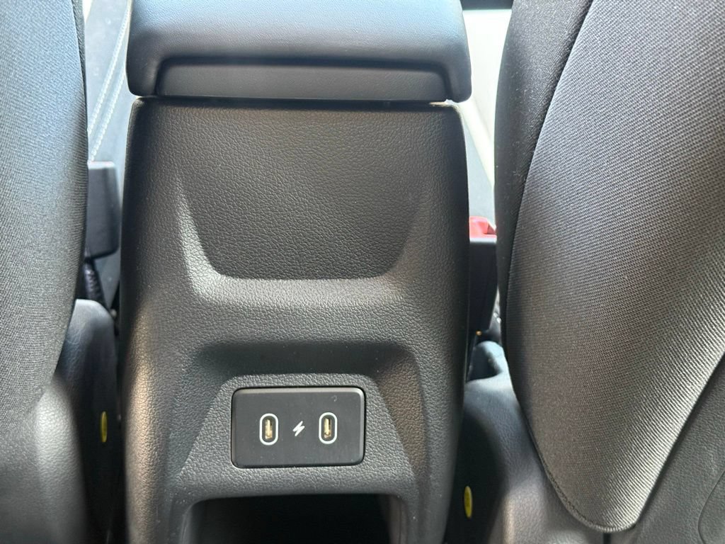 Used 2024 Hyundai Venue SEL FWD image 17