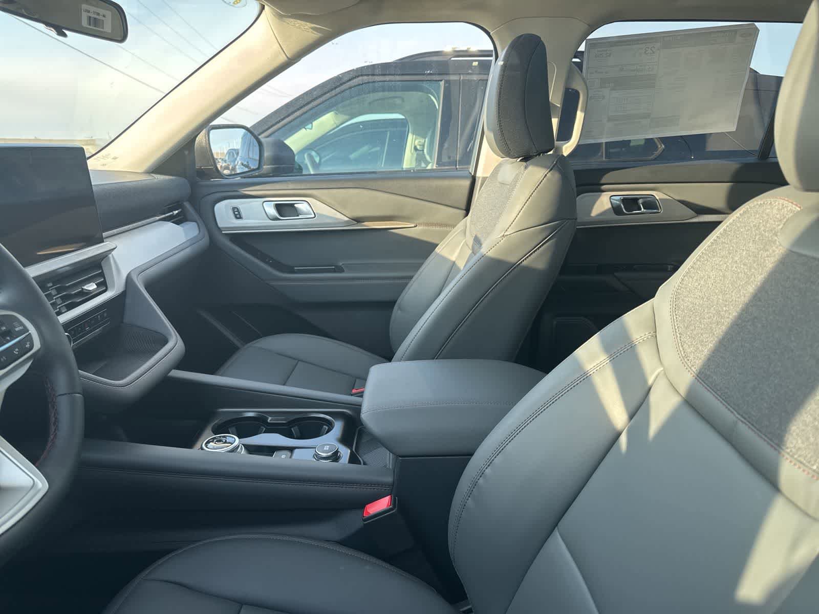 New 2026 Ford Explorer Active w/ Active Comfort Package image 27